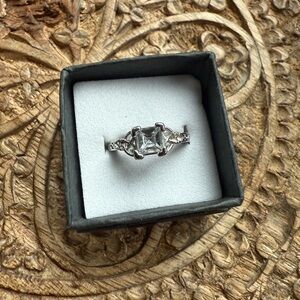 Beautiful Celtic style ring size 7